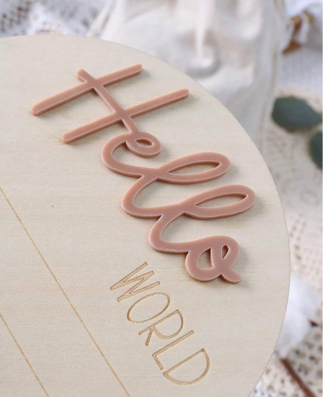 Tan Hello world sign